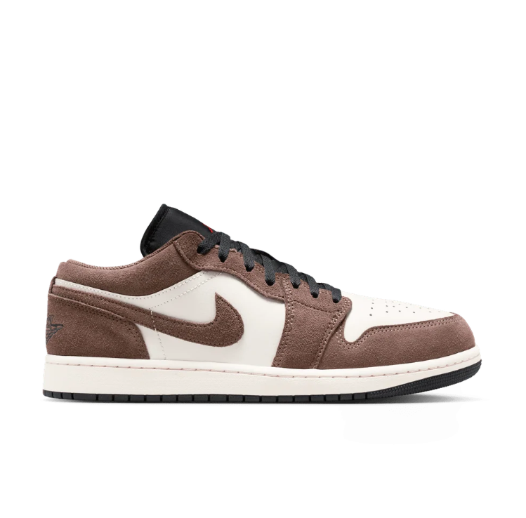 Nike Sneakers – Brown & Cream Low-Top with Black Laces