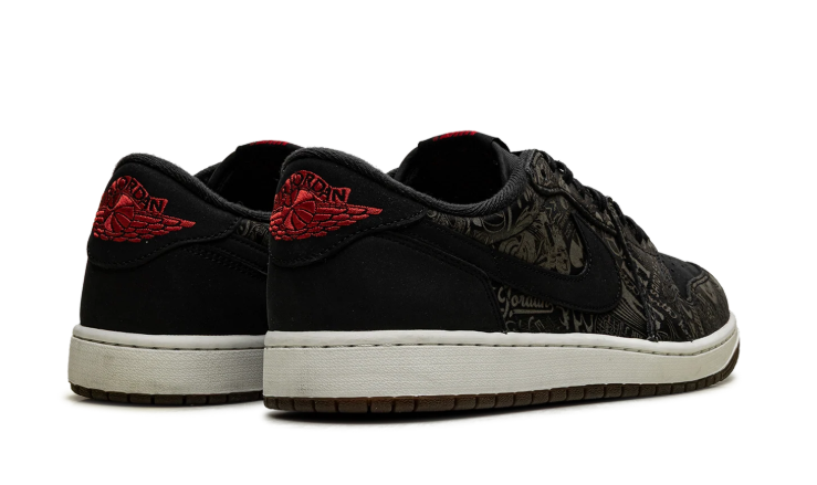 Nike Sneakers – Black Graphic Low-Top with Red Details & Brown Sole