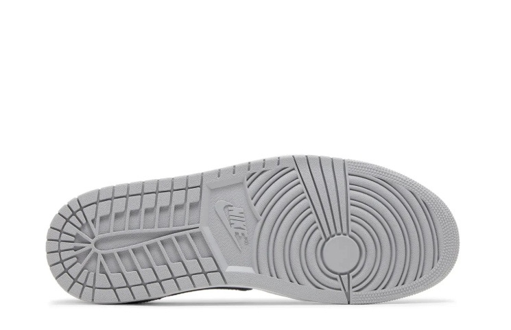 Nike Sneakers – White & Light Grey Low-Top with Black Swoosh