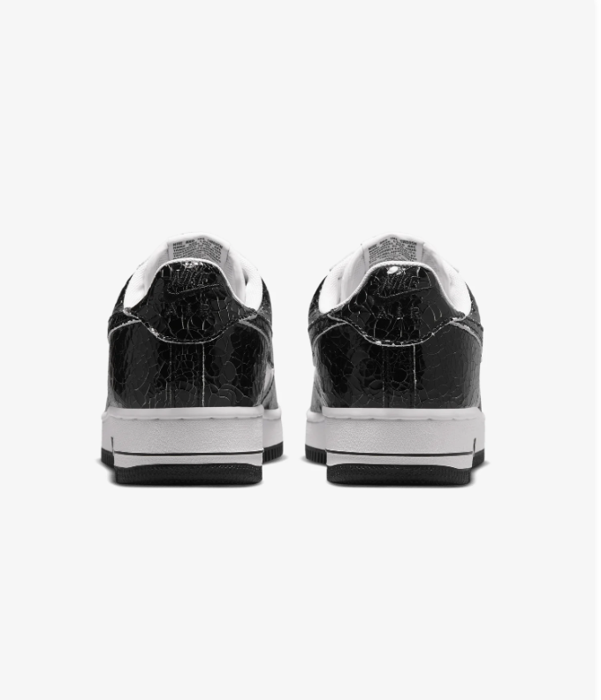 Nike Sneakers – Black & White Crackle Texture