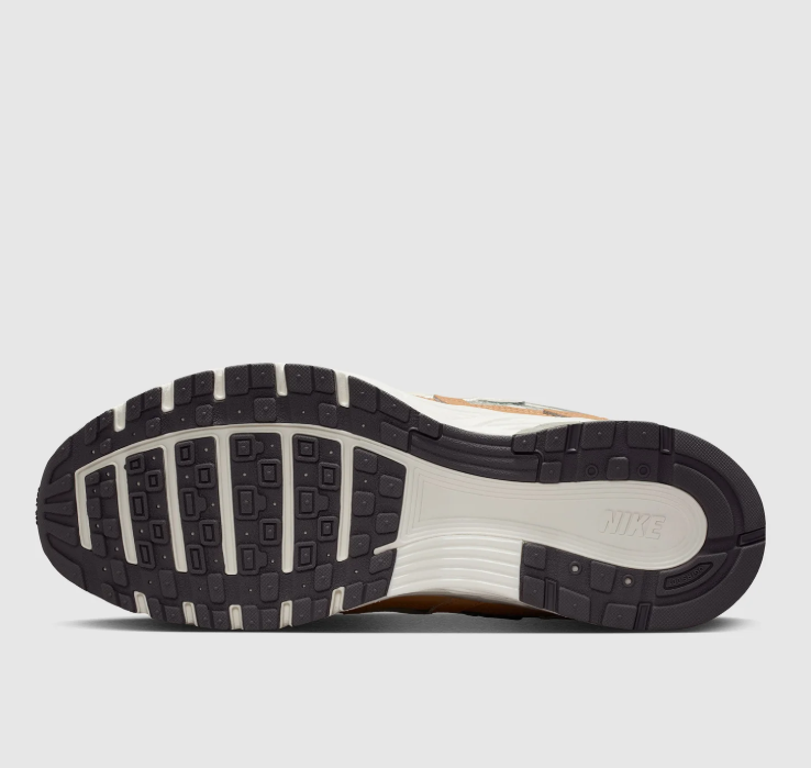 Nike Sneakers – Cream, Grey & Tan