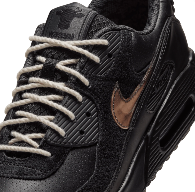 Nike Low-Top Sneakers – Black with Copper-Tone Swoosh