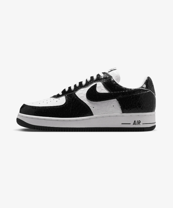 Nike Sneakers – Black & White Crackle Texture