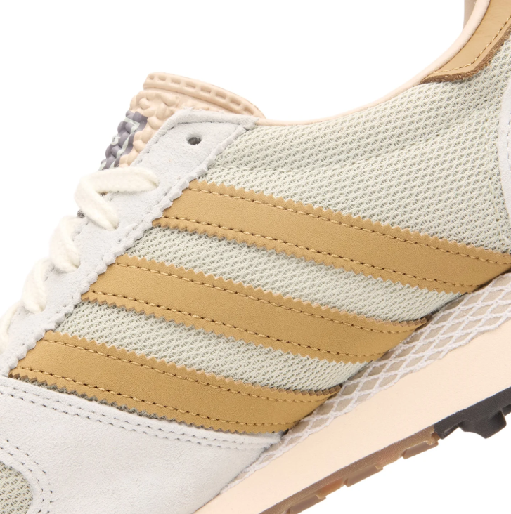 adidas Sneakers – Light Grey Mesh & Ochre Stripes with Black Tread