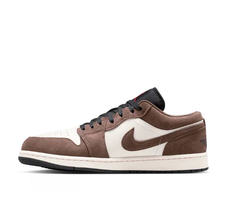 Nike Sneakers – Brown & Cream Low-Top with Black Laces