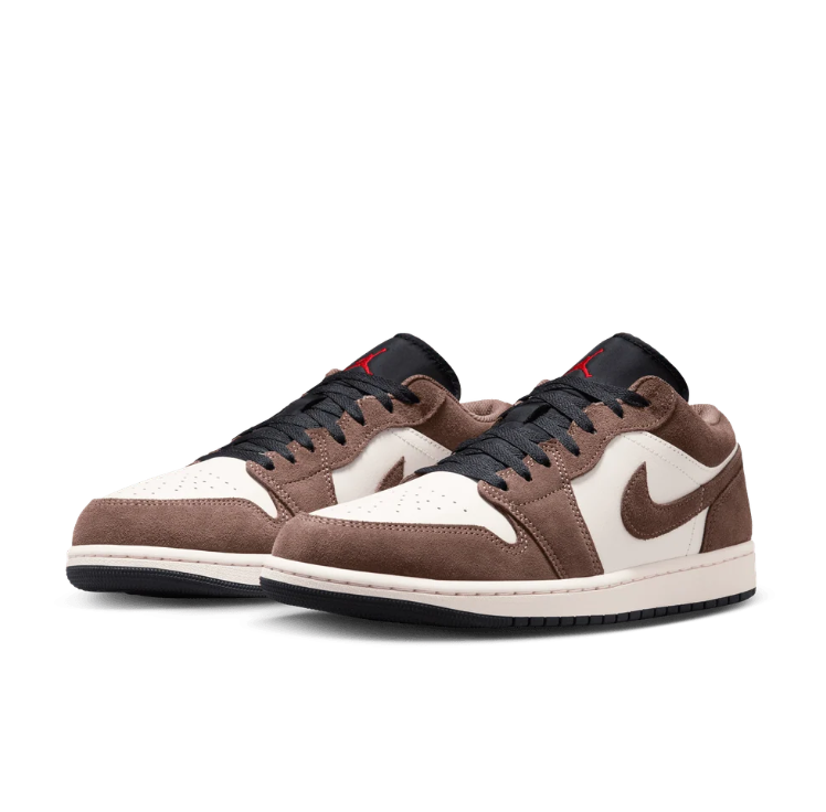 Nike Sneakers – Brown & Cream Low-Top with Black Laces