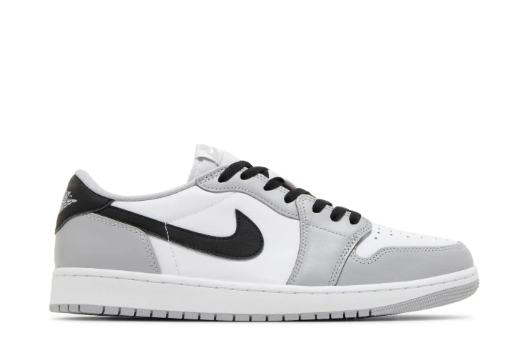 Nike Sneakers – White & Light Grey Low-Top with Black Swoosh