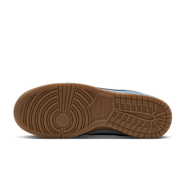 Nike Sneakers – Light Blue & Navy with Gum Sole
